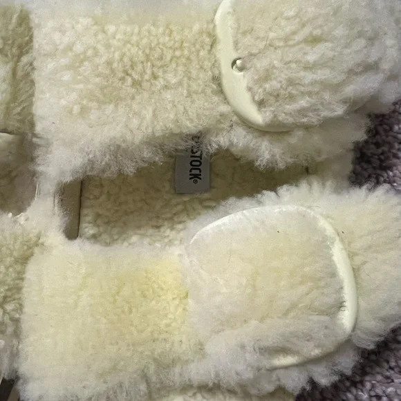 Birkenstock Arizona Big Buckle Teddy Sandals
New without tags - Picture 6 of 7